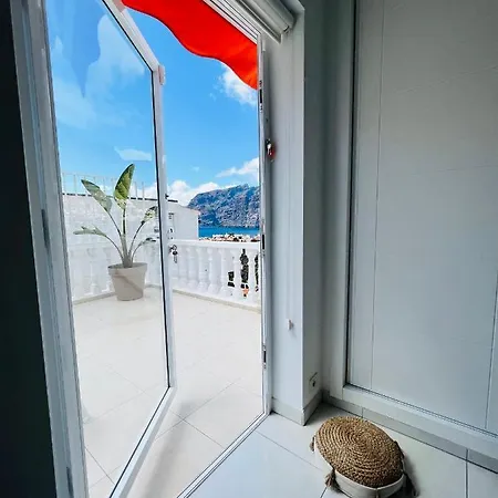 Luxury Penthouse With Breathtaking Views And Huge Private Terraces Lägenhet Puerto de Santiago (Tenerife)