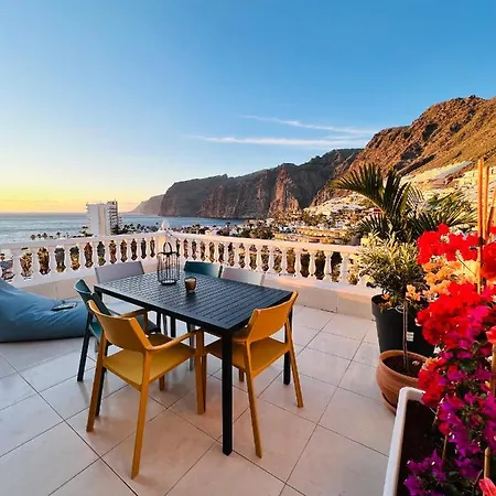 Luxury Penthouse With Breathtaking Views And Huge Private Terraces Appartamento Puerto de Santiago (Tenerife)