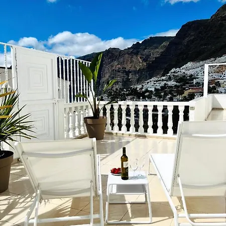 Luxury Penthouse With Breathtaking Views And Huge Private Terraces * Puerto de Santiago (Tenerife)