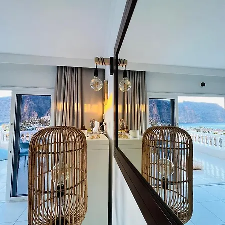 Luxury Penthouse With Breathtaking Views And Huge Private Terraces Apartament Puerto de Santiago (Tenerife)