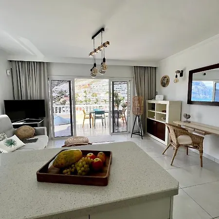 Apartment Luxury Penthouse With Breathtaking Views And Huge Private Terraces *