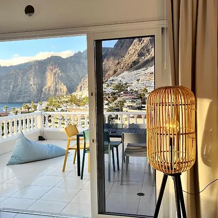 Luxury Penthouse With Breathtaking Views And Huge Private Terraces Puerto de Santiago (Tenerife)
