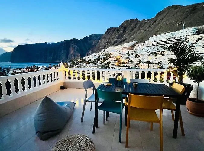 Luxury Penthouse With Breathtaking Views And Huge Private Terraces דירה *